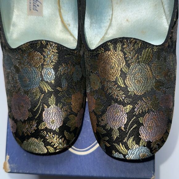 New Vintage 60s Floral Brocade Slippers/Hostess Shoes Original Box  Size 9 1/2 - Picture 2 of 8